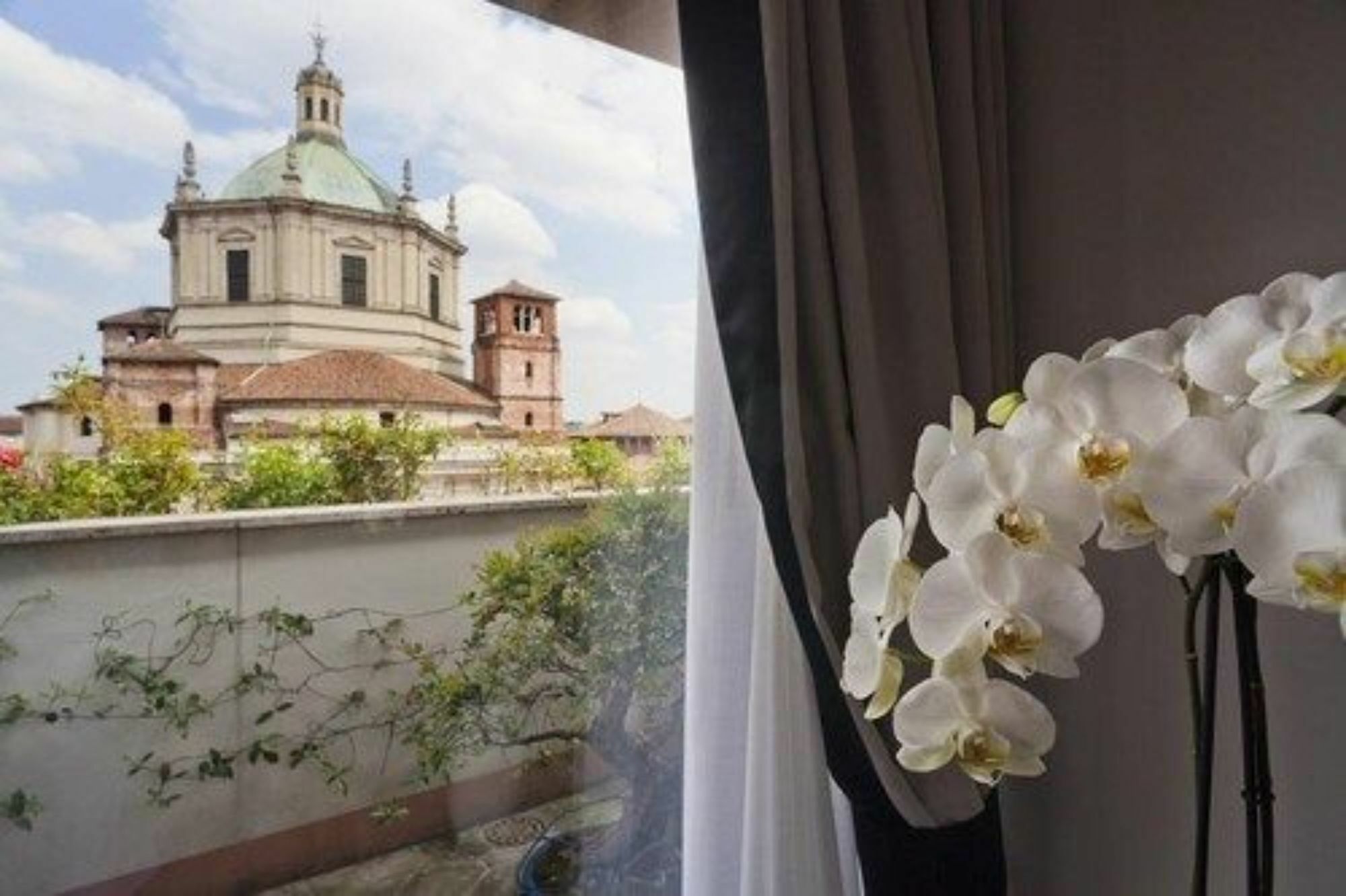 My Bed Hotel Milan Exterior photo