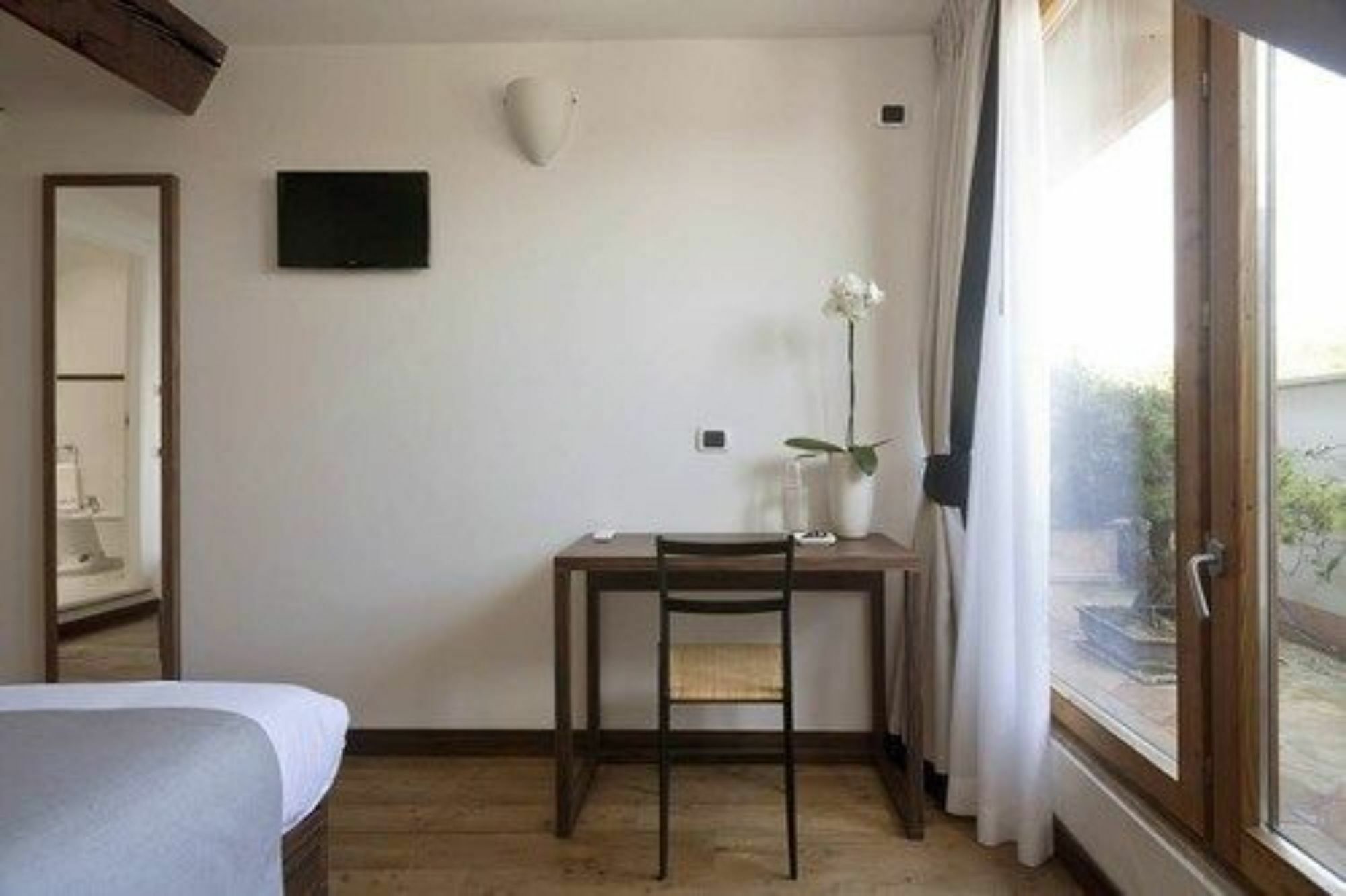 My Bed Hotel Milan Exterior photo
