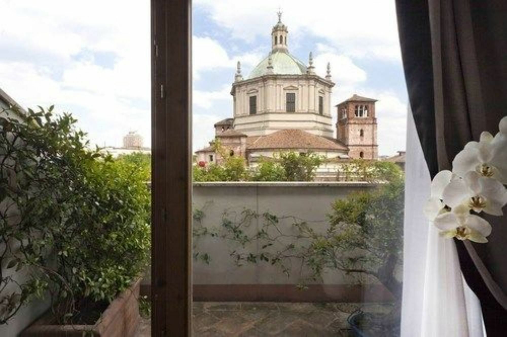 My Bed Hotel Milan Exterior photo