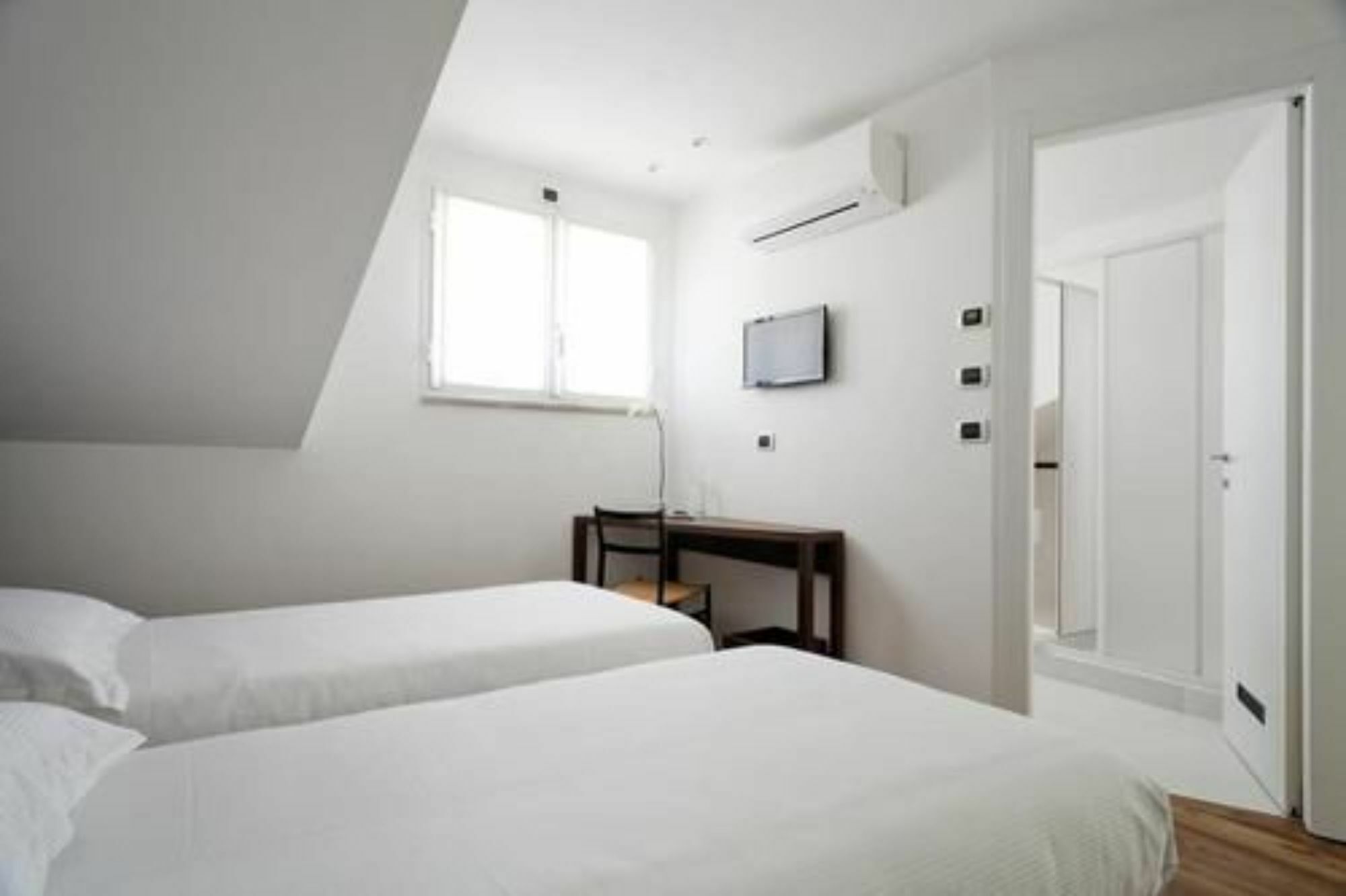 My Bed Hotel Milan Exterior photo